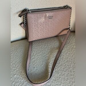 New Guess Los Angeles Glossy Crossbody Purse Pale
Pink with Chain Strap